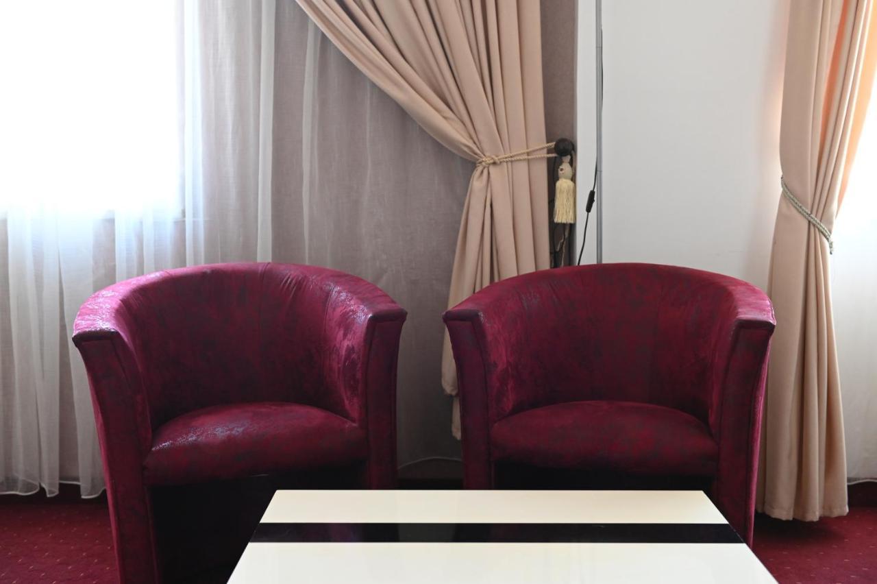 Hotel Liss Lezhë Dış mekan fotoğraf