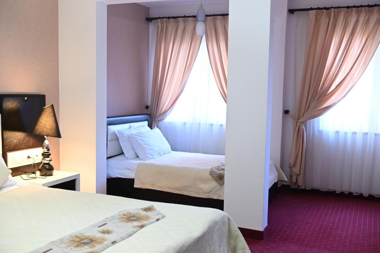 Hotel Liss Lezhë Dış mekan fotoğraf