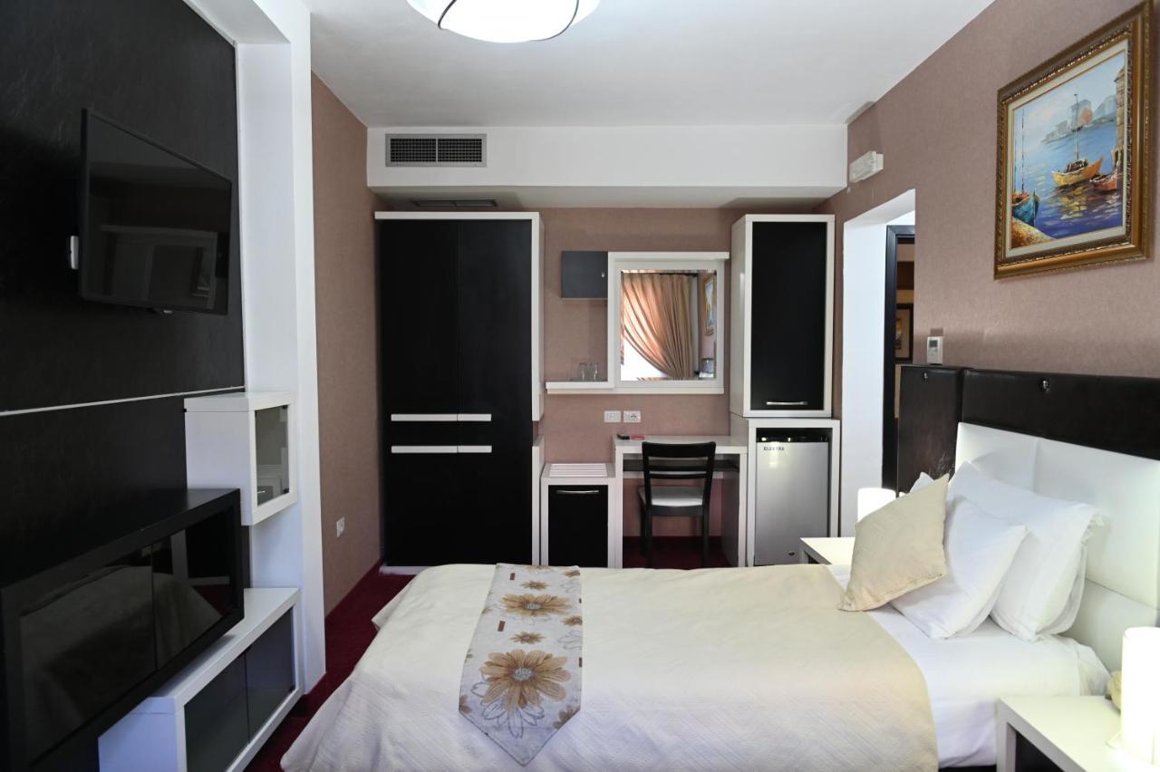 Hotel Liss Lezhë Dış mekan fotoğraf